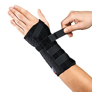 Alternative view of Wrist and Forearm Splint Left- Medium
